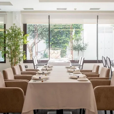 Infanta Leonor Hotell 4*